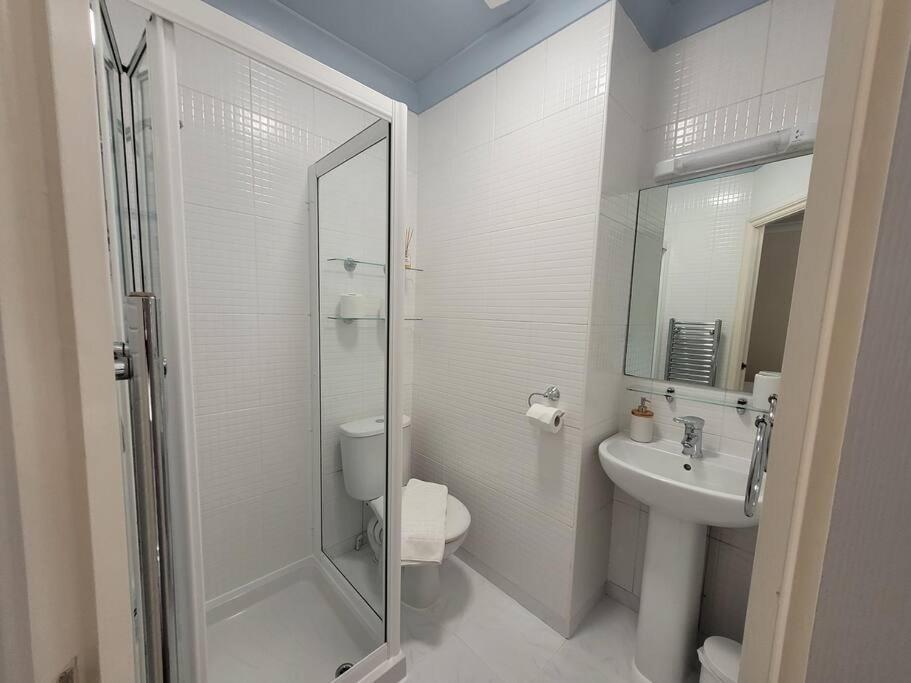 Cornerways Guest House Oxford Buitenkant foto
